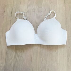 BUY 1 GET 1 FREE Victorias Secret ribbed cotton Tshirt lightly lined wireless 40